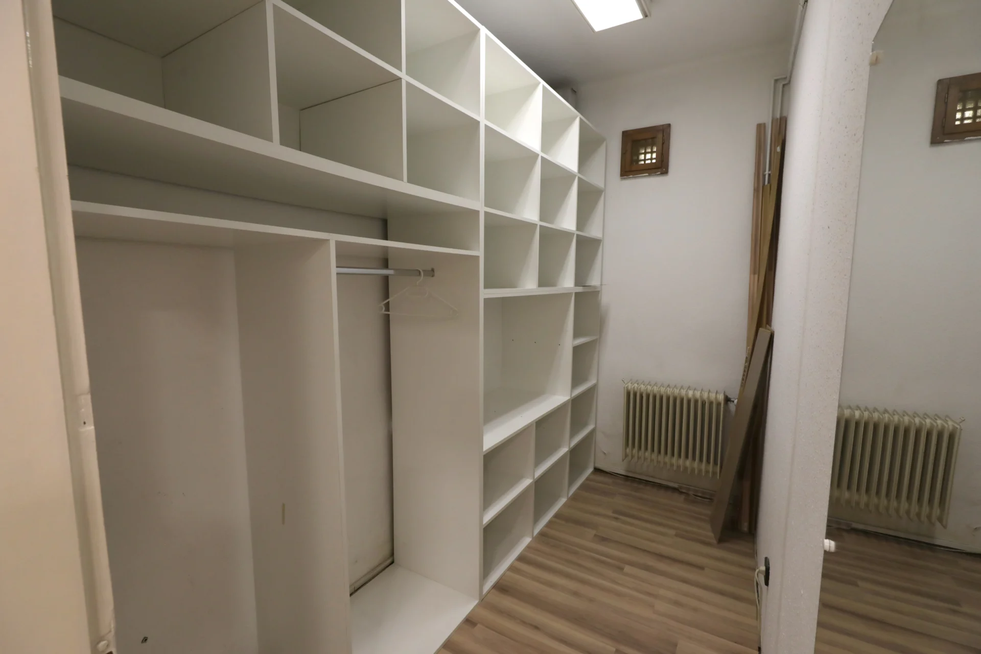 Raktár / irattár helyiség